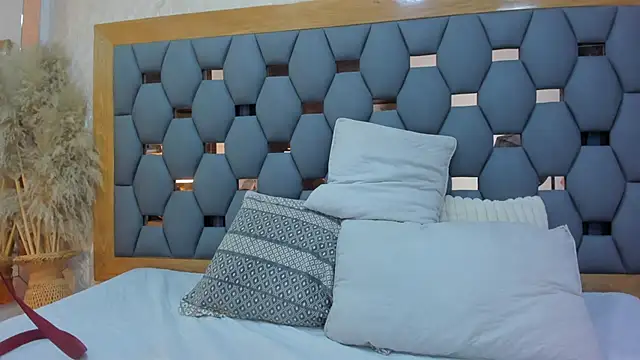 juliette pretty  online show from 04.01.26