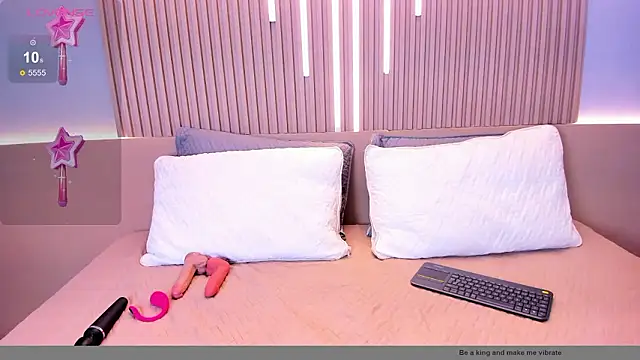 Snapshot of Camile_cute chatting on 02.27.26 Camile cute online show from 02.27.26