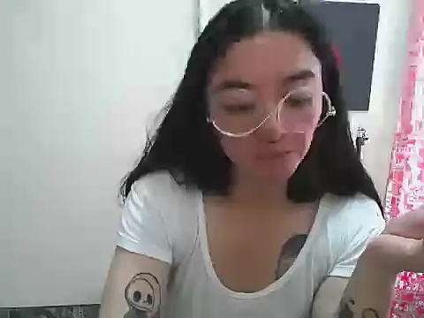 Snapshot of Came-II chatting on 05.28.26 Came-II online show from 05.28.26