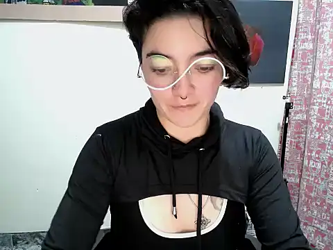 Snapshot of Came-II chatting on 06.24.26 Came-II online show from 06.24.26