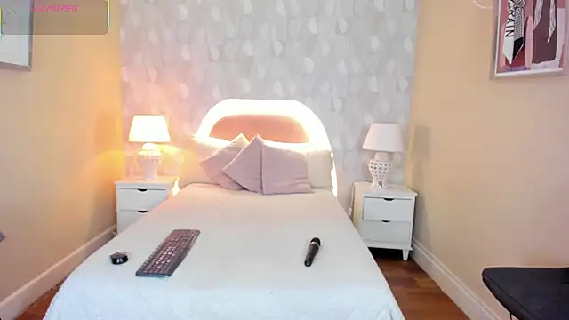 isabella milf  online show from 11.19.25