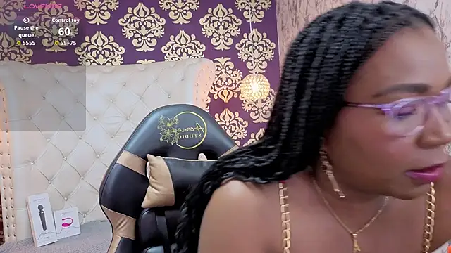 Tyra Fox online show from 09.30.25
