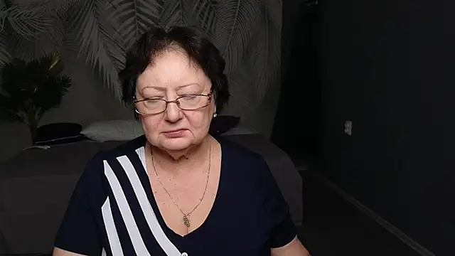 Margo Moll online show from 11.25.25