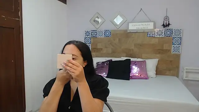 ScarletLevis online show from 09.29.25