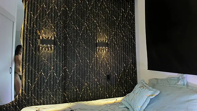 ZOETTAYLOR online show from 11.13.25