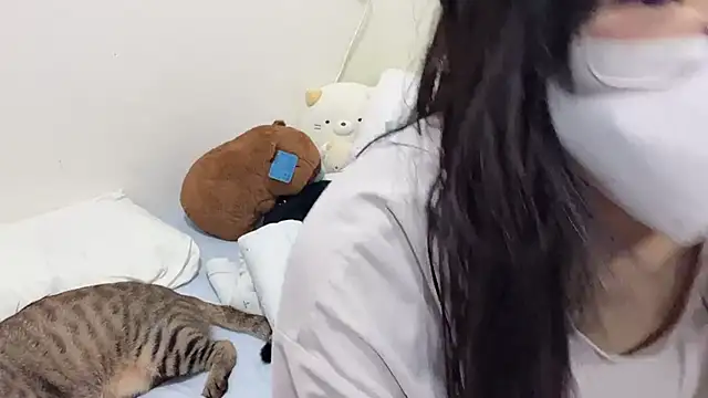Snapshot of LHeart chatting on 09.19.25 LHeart online show from 09.19.25