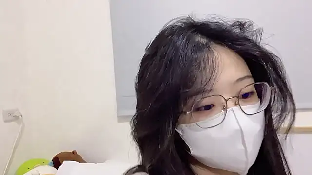 Snapshot of LHeart chatting on 10.01.25 LHeart online show from 10.01.25