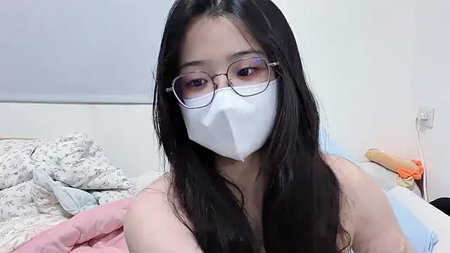 Snapshot of LHeart chatting on 05.29.26 LHeart online show from 05.29.26