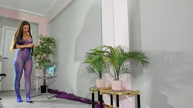 Snapshot of MayaHellen chatting on 12.19.25 MayaHellen online show from 12.19.25