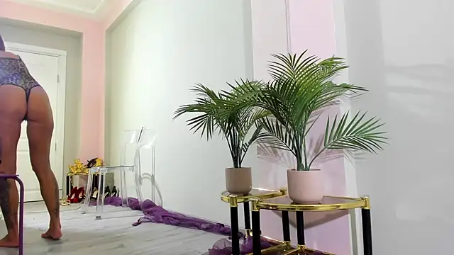 Snapshot of MayaHellen chatting on 01.11.26 MayaHellen online show from 01.11.26