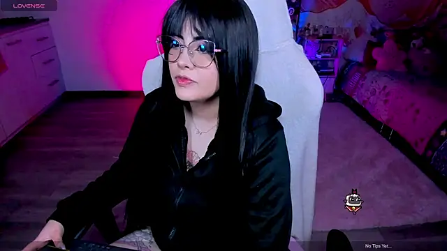 AlyssaRomanova online show from 04.14.26