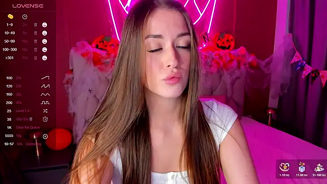 StacyWells online show from 10.31.25