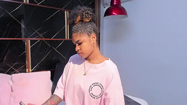 HannyThompson online show from 11.19.25