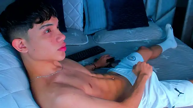 Sebax Young online show from 11.25.25