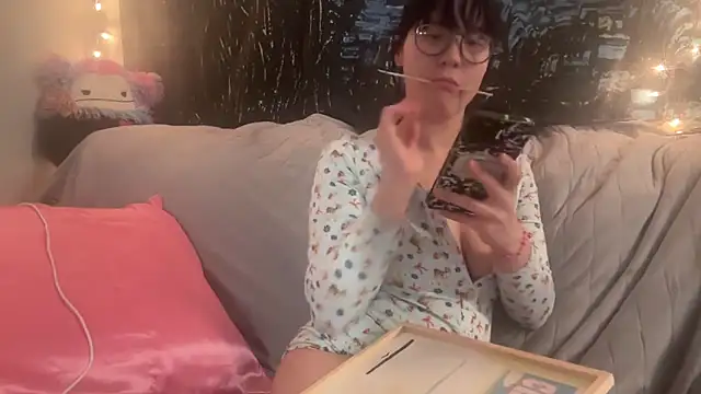 Snapshot of goddessmaryjane chatting on 10.22.25 goddessmaryjane online show from 10.22.25