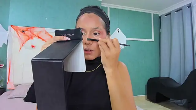 ania gomez online show from 10.25.25