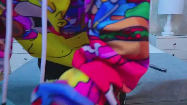 ZoeKrug online show from 11.04.25