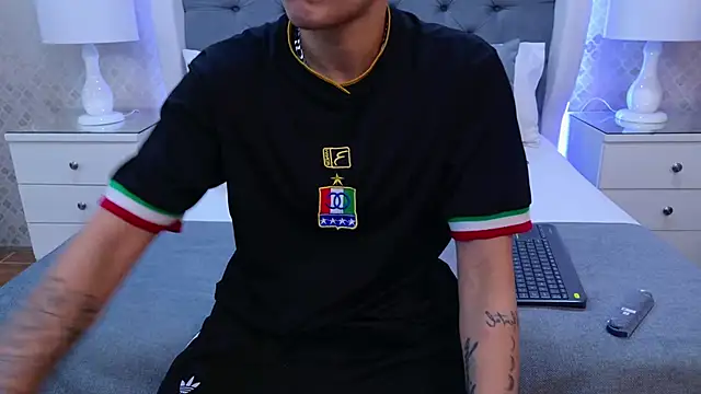 ZoeKrug online show from 11.20.25