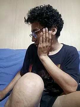 LecheDeSoya666 online show from 11.28.25