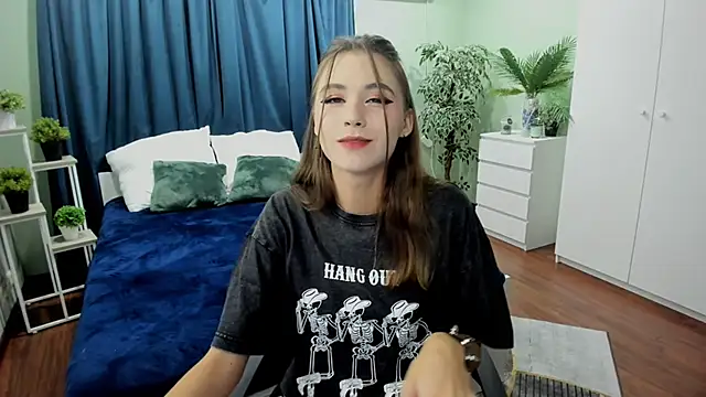 Snapshot of EllaCurtis chatting on 09.27.25 EllaCurtis online show from 09.27.25