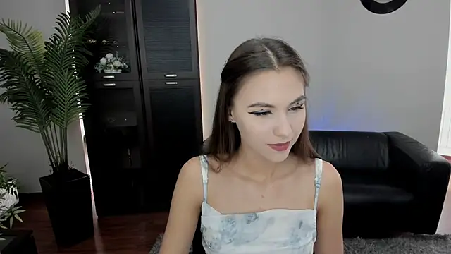 Snapshot of EllaCurtis chatting on 10.07.25 EllaCurtis online show from 10.07.25