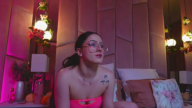 LucyLextonX online show from 03.18.26