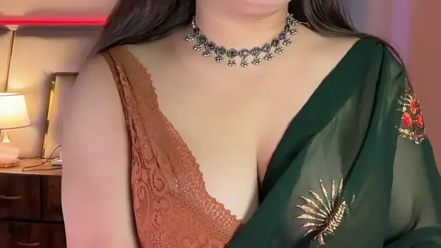 Snapshot of SunhariGirl chatting on 02.13.26 SunhariGirl online show from 02.13.26