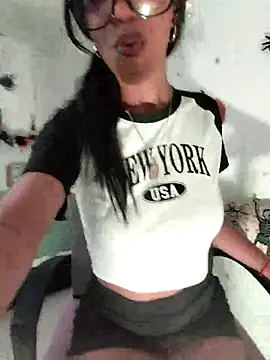 LeilaEbony online show from 10.14.25