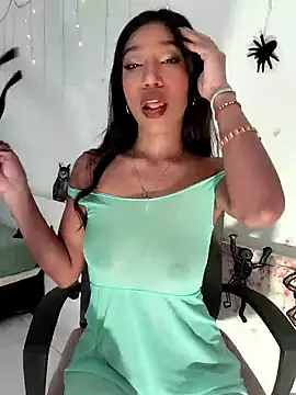 LeilaEbony online show from 10.15.25