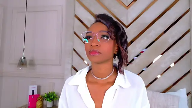 Agatha-Adams online show from 11.01.25