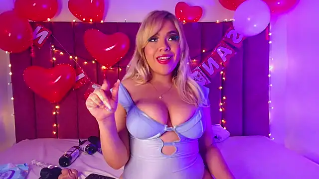 Snapshot of RominaaReyes chatting on 02.17.26 RominaaReyes online show from 02.17.26