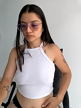 Coralinne   online show from 04.03.26