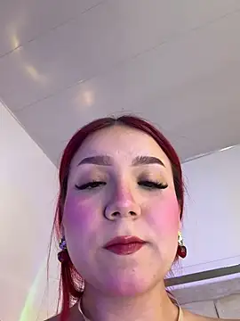 Mia Juicyberry online show from 03.04.26