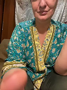 Snapshot of FetishIris chatting on 09.19.25 FetishIris online show from 09.19.25