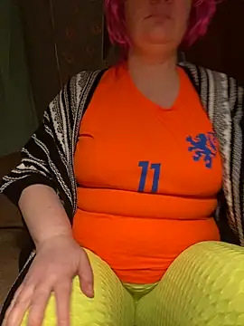 Snapshot of FetishIris chatting on 10.02.25 FetishIris online show from 10.02.25