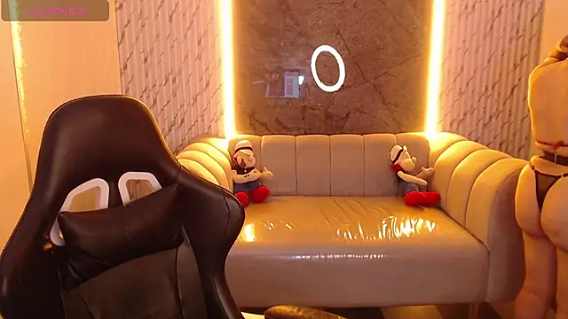 Snapshot of _Evoni_b chatting on 10.23.25 Evoni b online show from 10.23.25