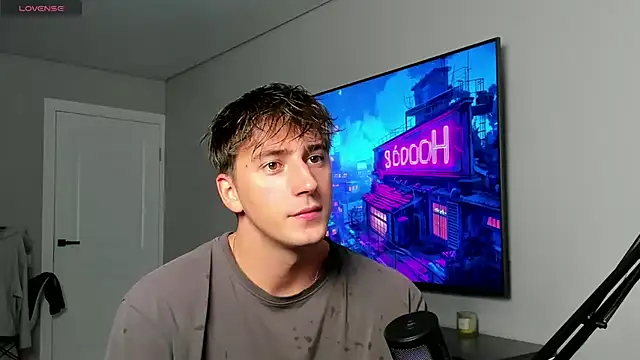 Snapshot of DaniHort chatting on 09.16.25 DaniHort online show from 09.16.25