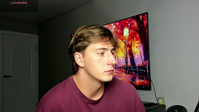 Snapshot of DaniHort chatting on 10.13.25 DaniHort online show from 10.13.25