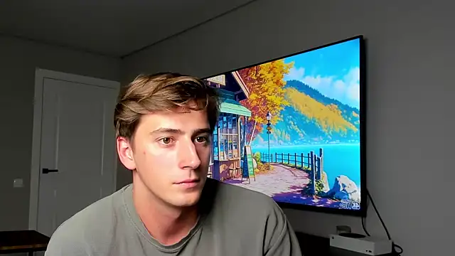 Snapshot of DaniHort chatting on 10.31.25 DaniHort online show from 10.31.25