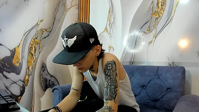 Snapshot of StraightBoy_Nick chatting on 09.29.25 StraightBoy Nick online show from 09.29.25