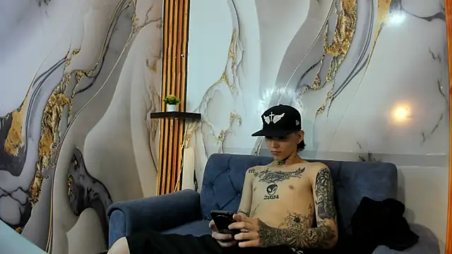 Snapshot of StraightBoy_Nick chatting on 09.30.25 StraightBoy Nick online show from 09.30.25