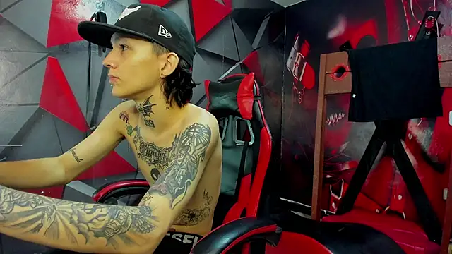 Snapshot of StraightBoy_Nick chatting on 10.15.25 StraightBoy Nick online show from 10.15.25