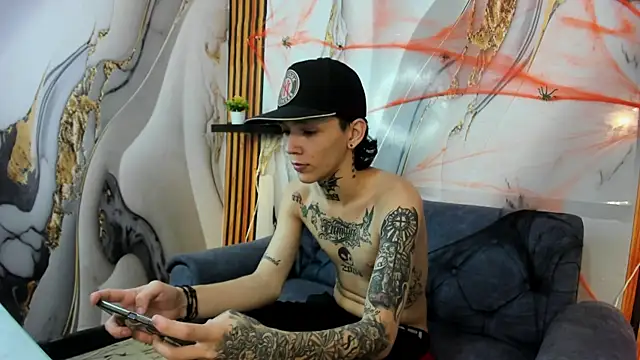 Snapshot of StraightBoy_Nick chatting on 11.02.25 StraightBoy Nick online show from 11.02.25