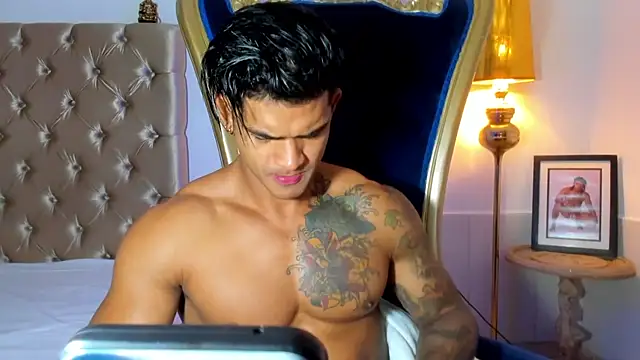 antonio  444 online show from 11.15.25