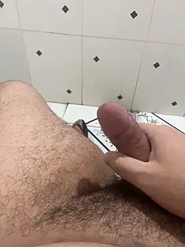 Snapshot of Piter14cm chatting on 10.29.25 Piter14cm online show from 10.29.25