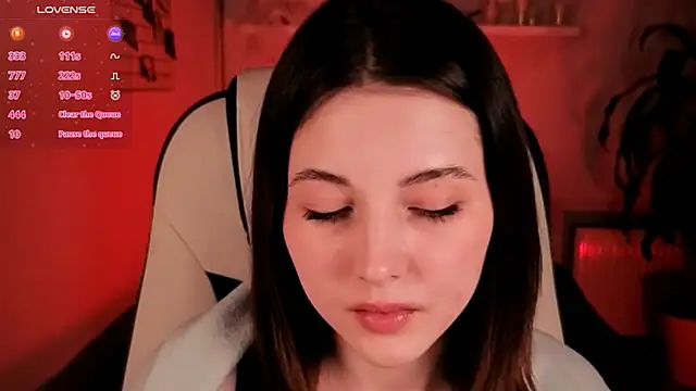 Snapshot of Kimmie_shine chatting on 10.22.25 Kimmie shine online show from 10.22.25