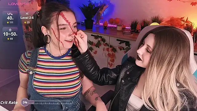 Snapshot of Kimmie_shine chatting on 10.30.25 Kimmie shine online show from 10.30.25