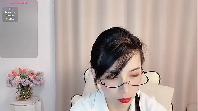 Amanda-19- online show from 10.17.25