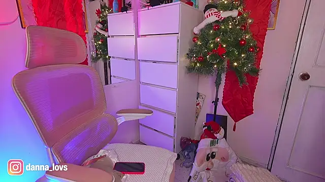 Dannaa Lovs online show from 11.29.25