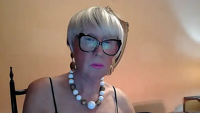 ROBY SWEETHOT online show from 10.04.25